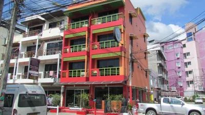 Chambre Double Deluxe avec Balcon — La Piccola Patong